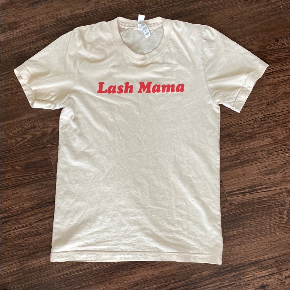 Cream T-Shirt with Red 'Lash Mama' Print